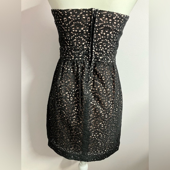 Forever 21 Women’s Strapless Mini Dress, Size M, Black/Pink, Lace Overlay. - Picture 4 of 7